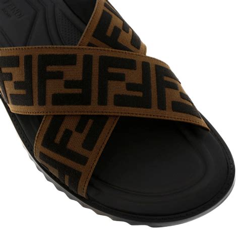 Sandalias de FENDI para hombre .